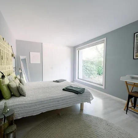 Вилла Pedras De Moledo Sleeps 10 With Pool And Wifi