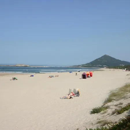 Вилла Pedras De Moledo Sleeps 10 With Pool And Wifi